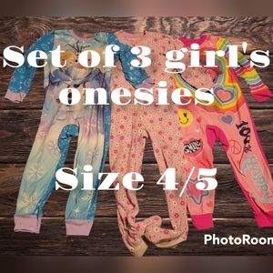 Set of 3 girl's onesies size 4/5